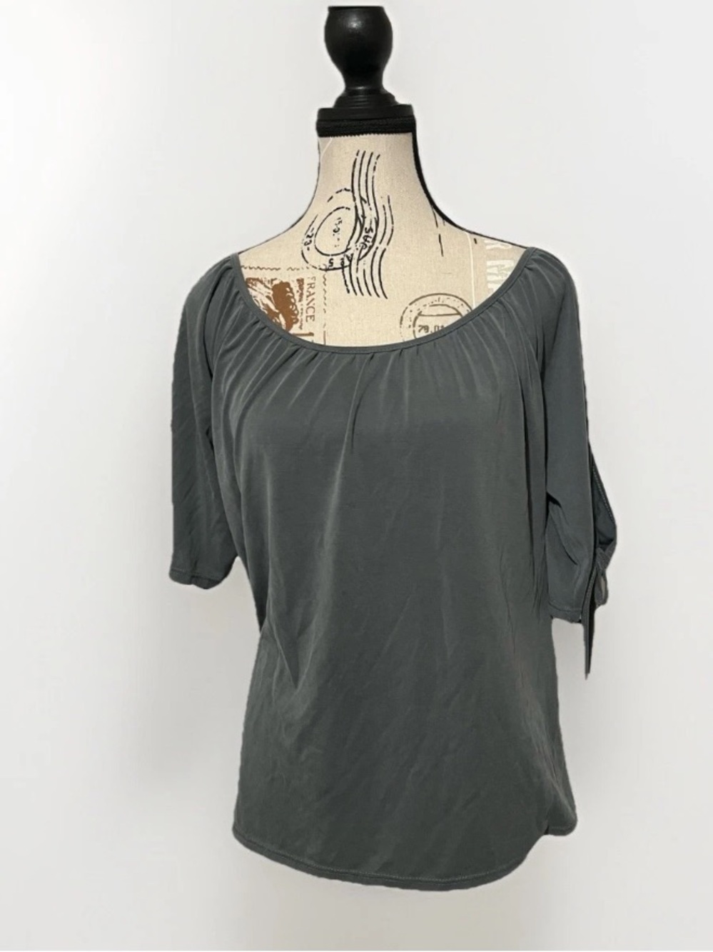 Green Envelope Women’s Small Gray Tie Sleeve Peasant Blouse Scoop Neck Flowy